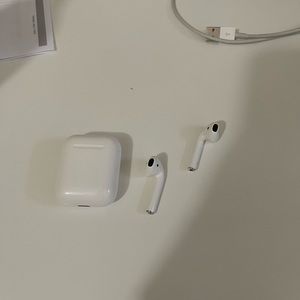 AirPods